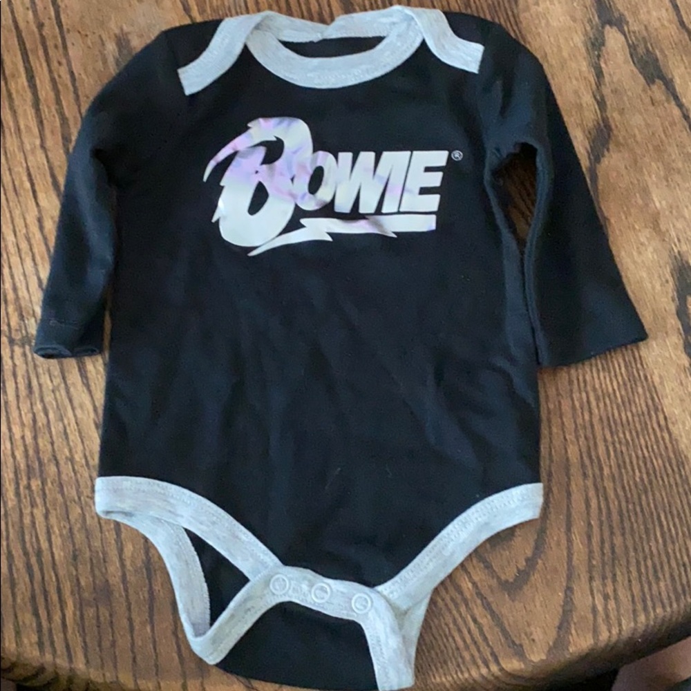 0-3 Month long sleeve onesie